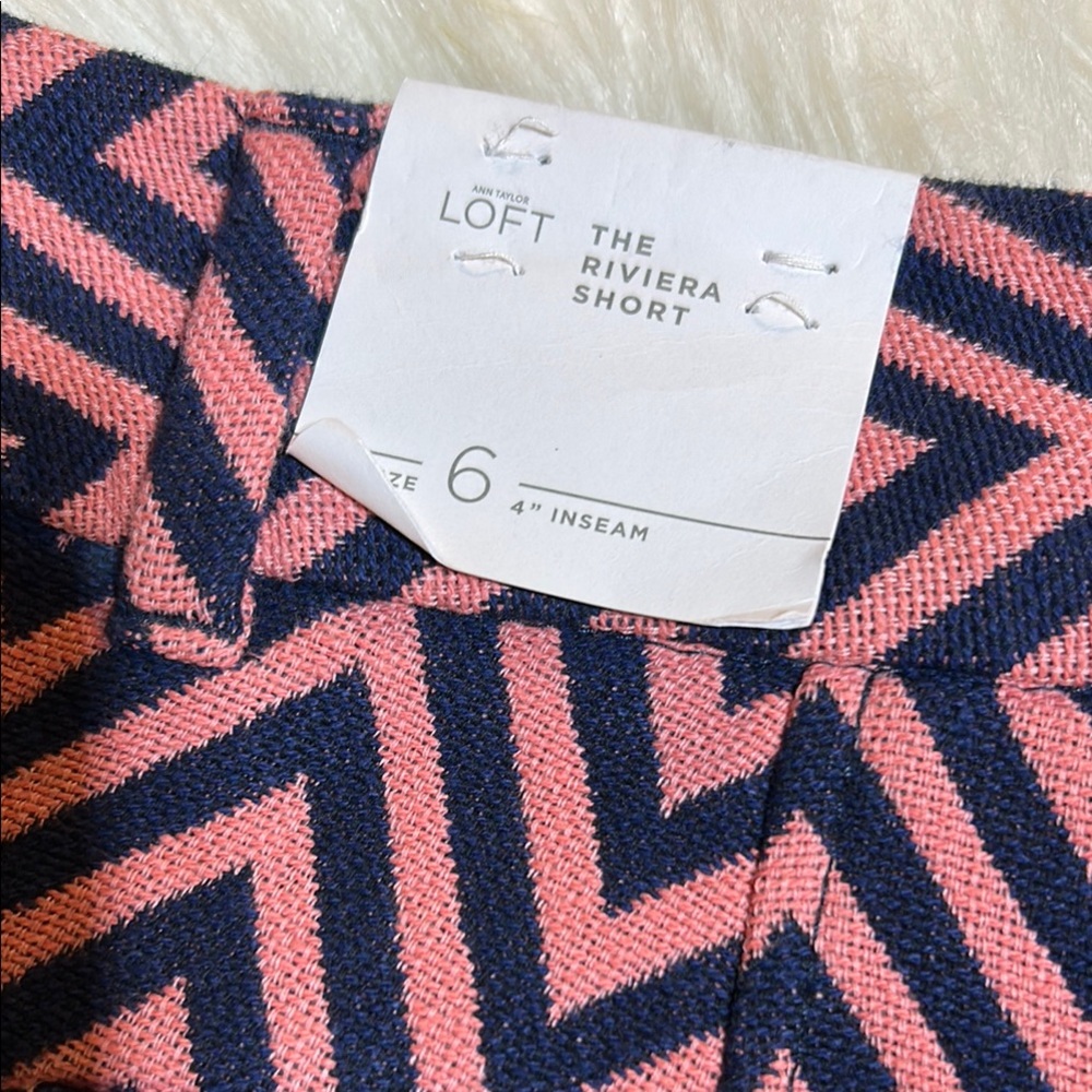 #0188- NWT LOFT Riviera Pink & Navy Slant Picket Chevron Shorts-6 - Picture 7 of 11